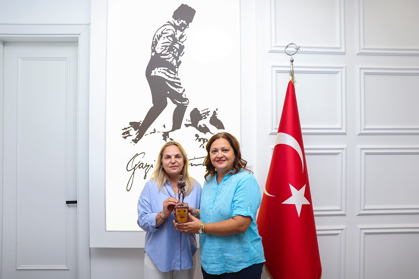 Afyonkarahisar Belediye Başkanı Burcu Köksal, Cumhuriyet Halk Partisi Genel Başkan