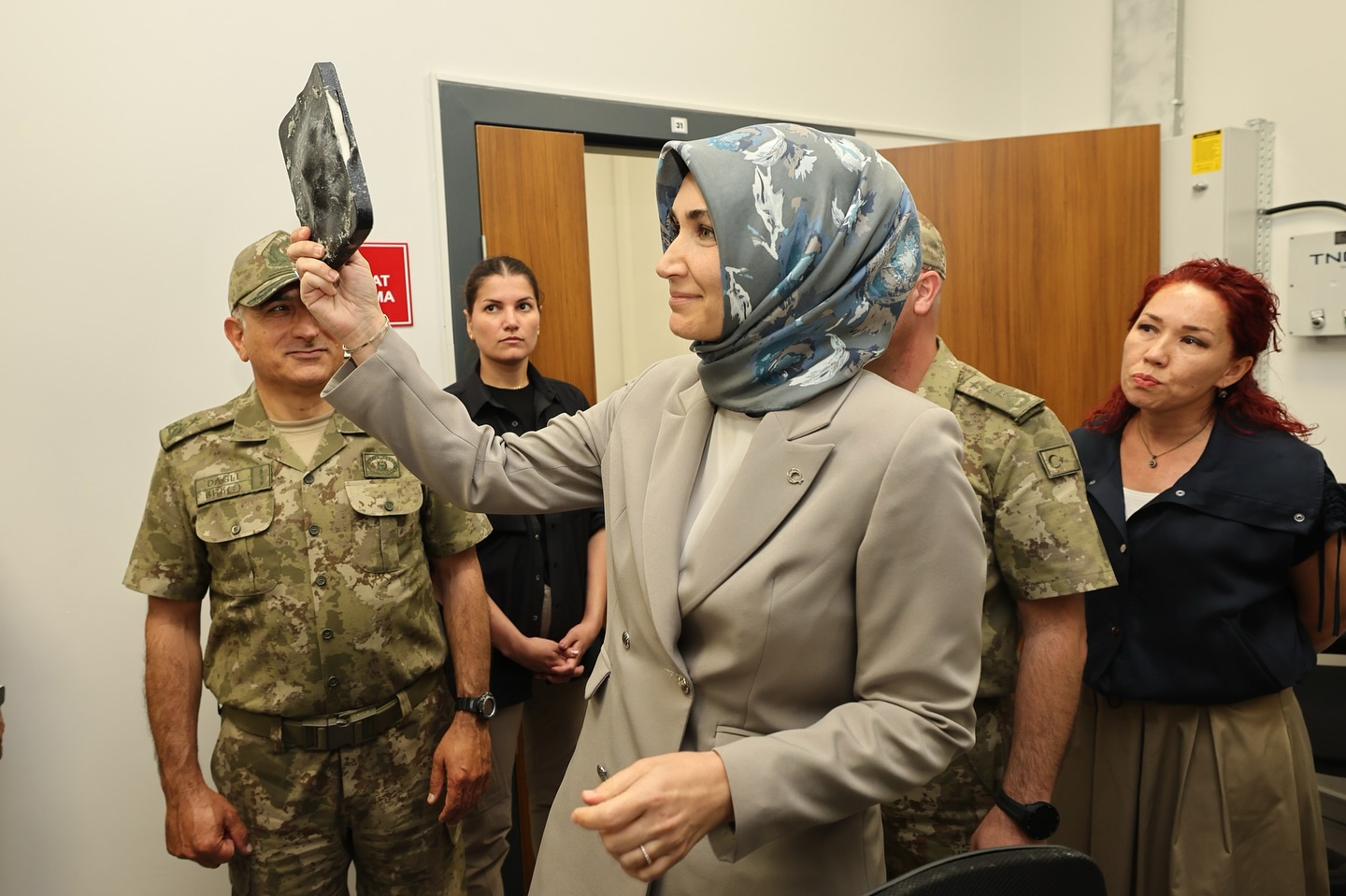 Afyonkarahisar Valisi Doç. Dr. Kübra Güran Yiğitbaşı, kentte savunma sanayii