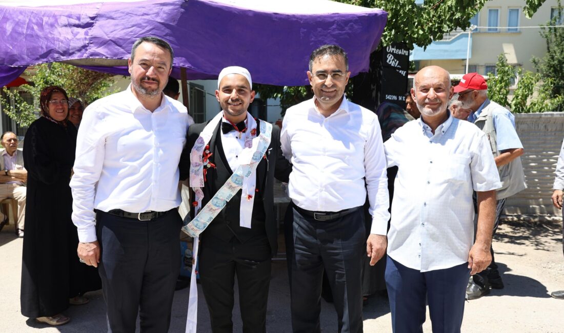 Memleketi Sandıklı’yı ziyaret eden AK Parti Afyonkarahisar Milletvekili Hasan Arslan,