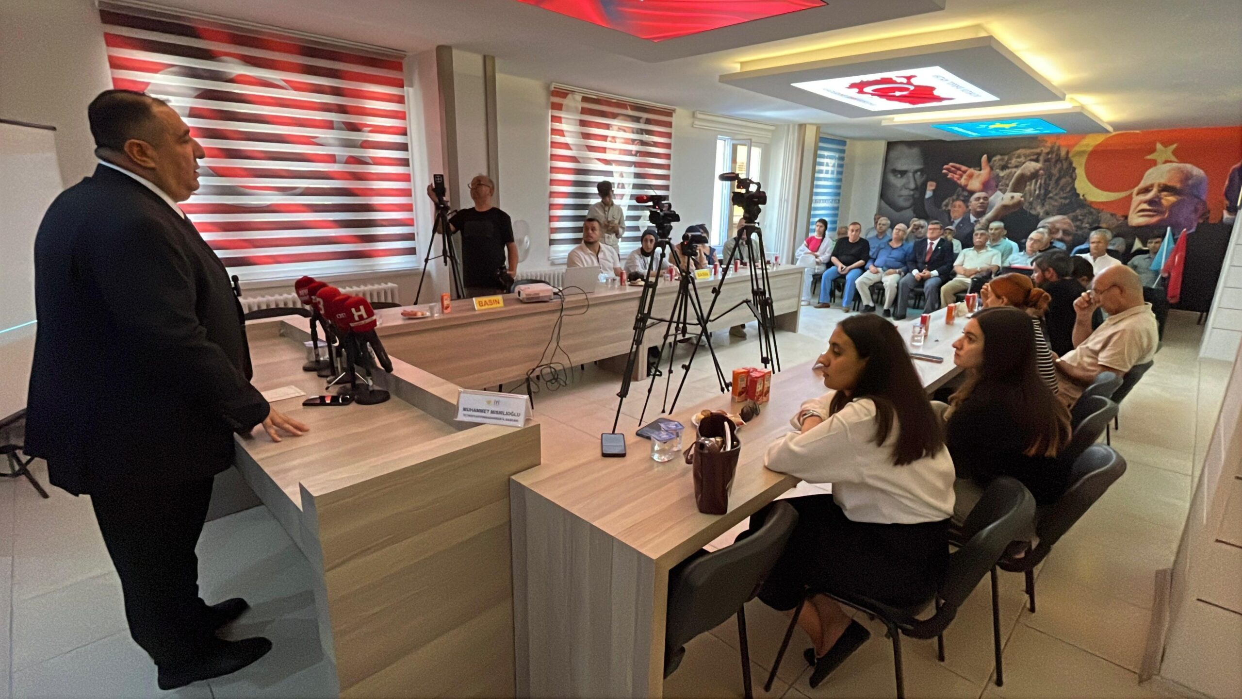 İYİ Parti Afyonkarahisar İl Başkanı Muhammet Mısırlıoğlu, gaziler ve şehit