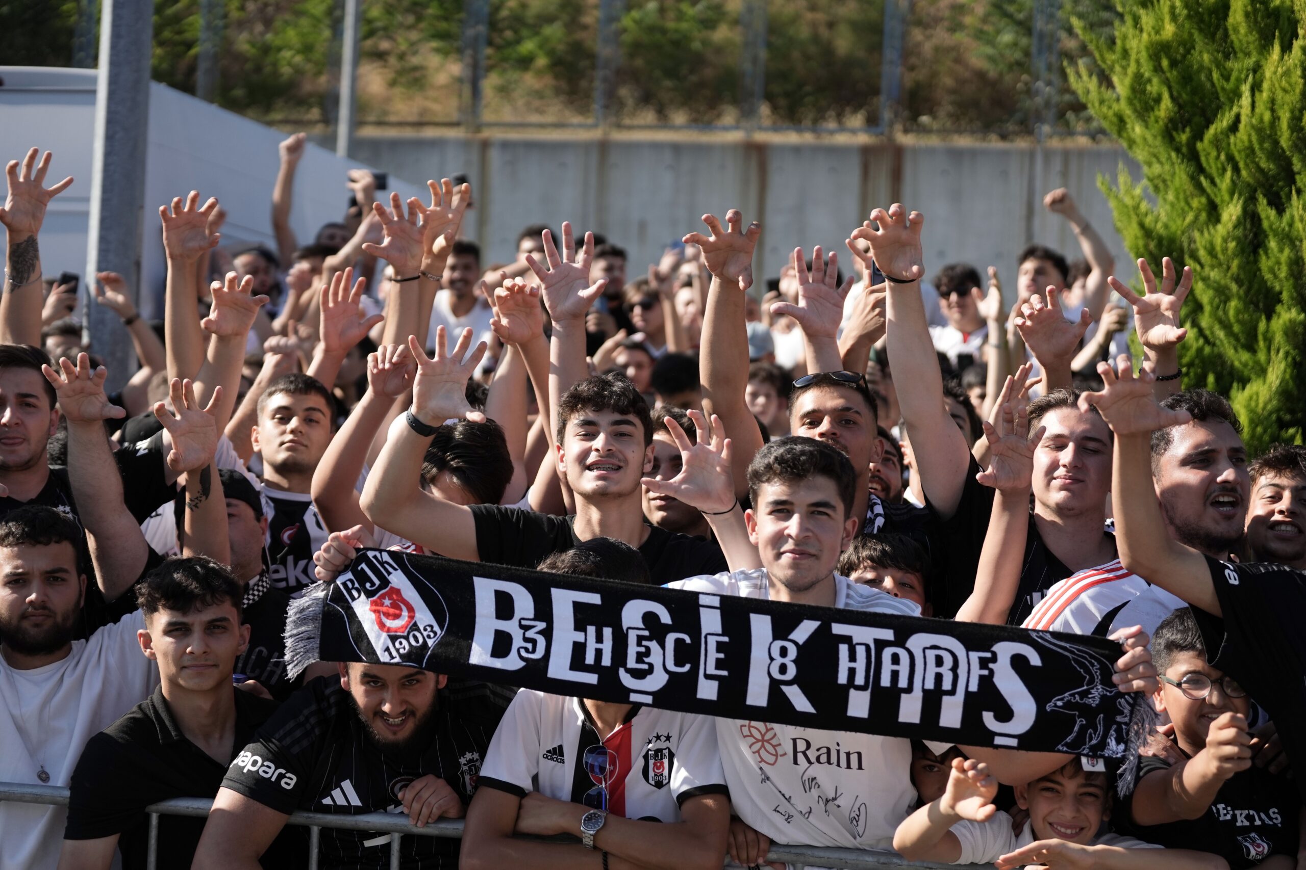 Afyonkarahisarlı milli oyuncumuz Orkun Kökçü'nün Beşiktaş macerası başlıyor. Karakartal, Orkun