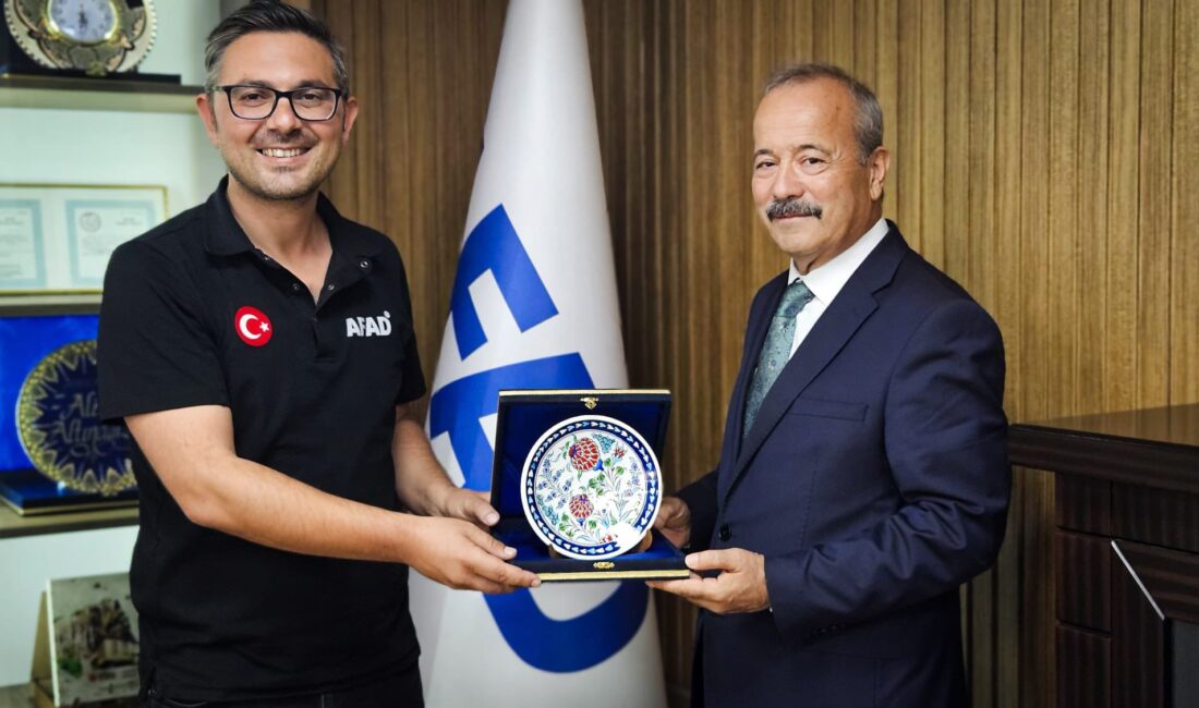 Milliyetçi Hareket Partisi Afyonkarahisar Milletvekili Mehmet Taytak ve MHP İl