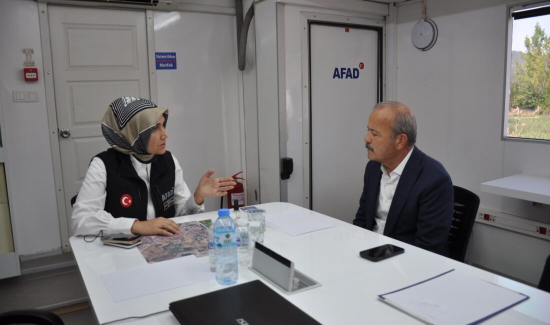 MHP’li Taytak’tan yangın bölgesine destek ziyareti Afyonkarahisar’ın İhsaniye ilçesine bağlı Sarıcaova köyü yakınlarında çıkan orman yangınına
