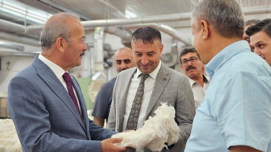 Teşkilat üyeleri ile Dazkırı’da ziyaretler gerçekleştiren Milliyetçi Hareket Partisi Afyonkarahisar