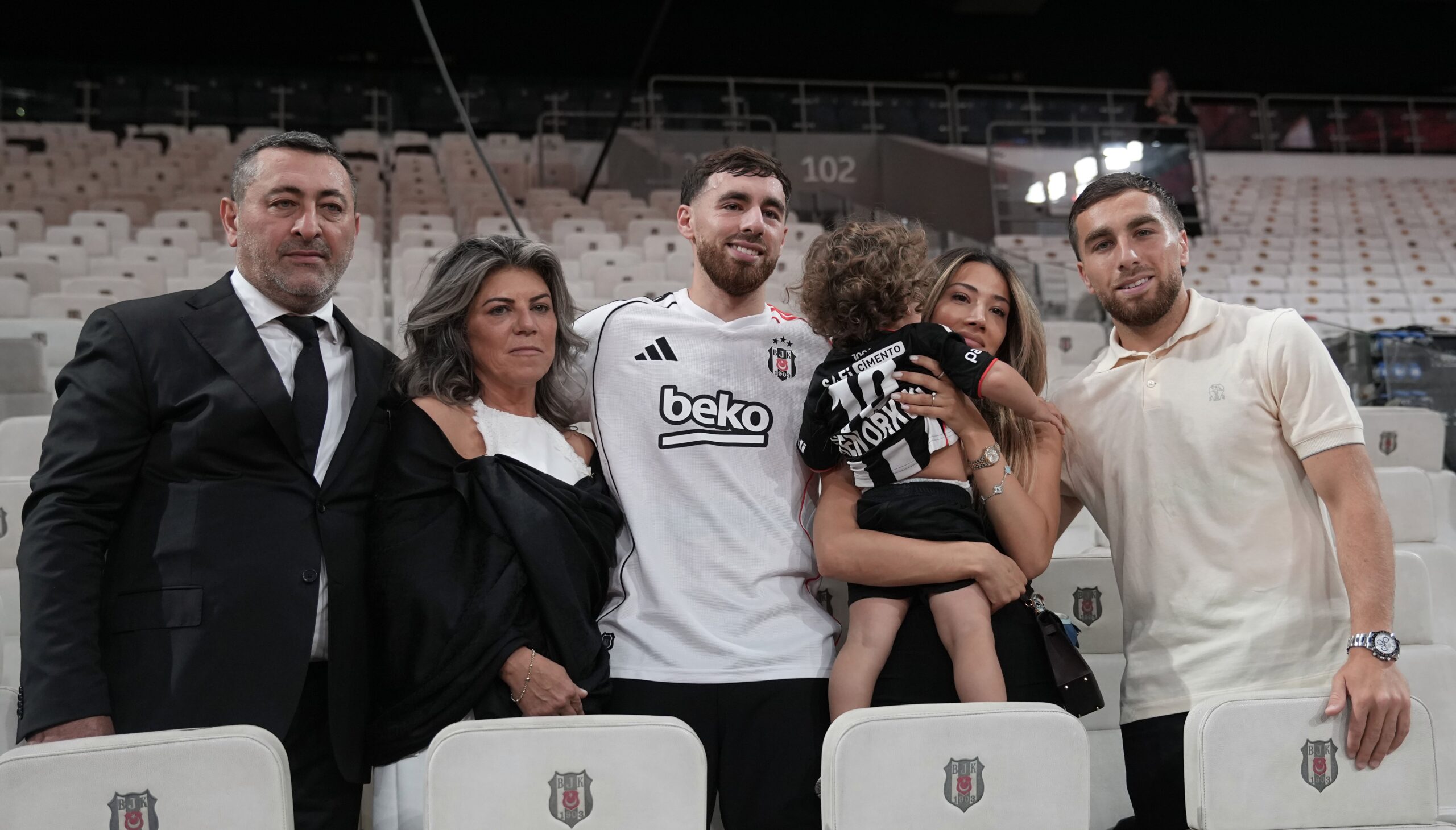 
Beşiktaş, Portekiz temsilcisi Benfica’dan transfer ettiği başarılı orta saha oyuncusu