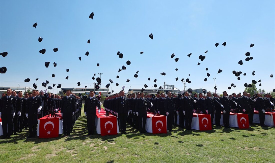 Afyonkarahisar Polis Meslek Eğitim Merkezi 31. Dönem Mezuniyet Töreni, Vali