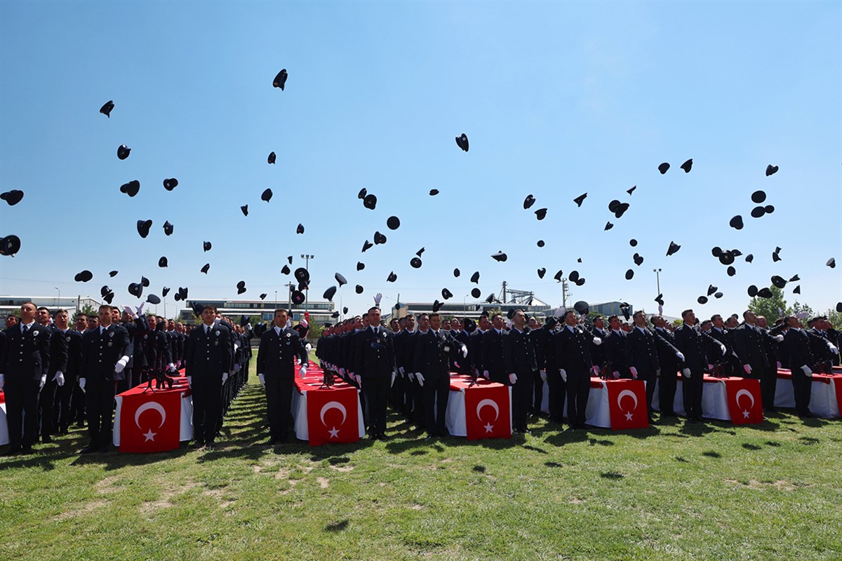 Afyonkarahisar Polis Meslek Eğitim Merkezi 31. Dönem Mezuniyet Töreni, Vali