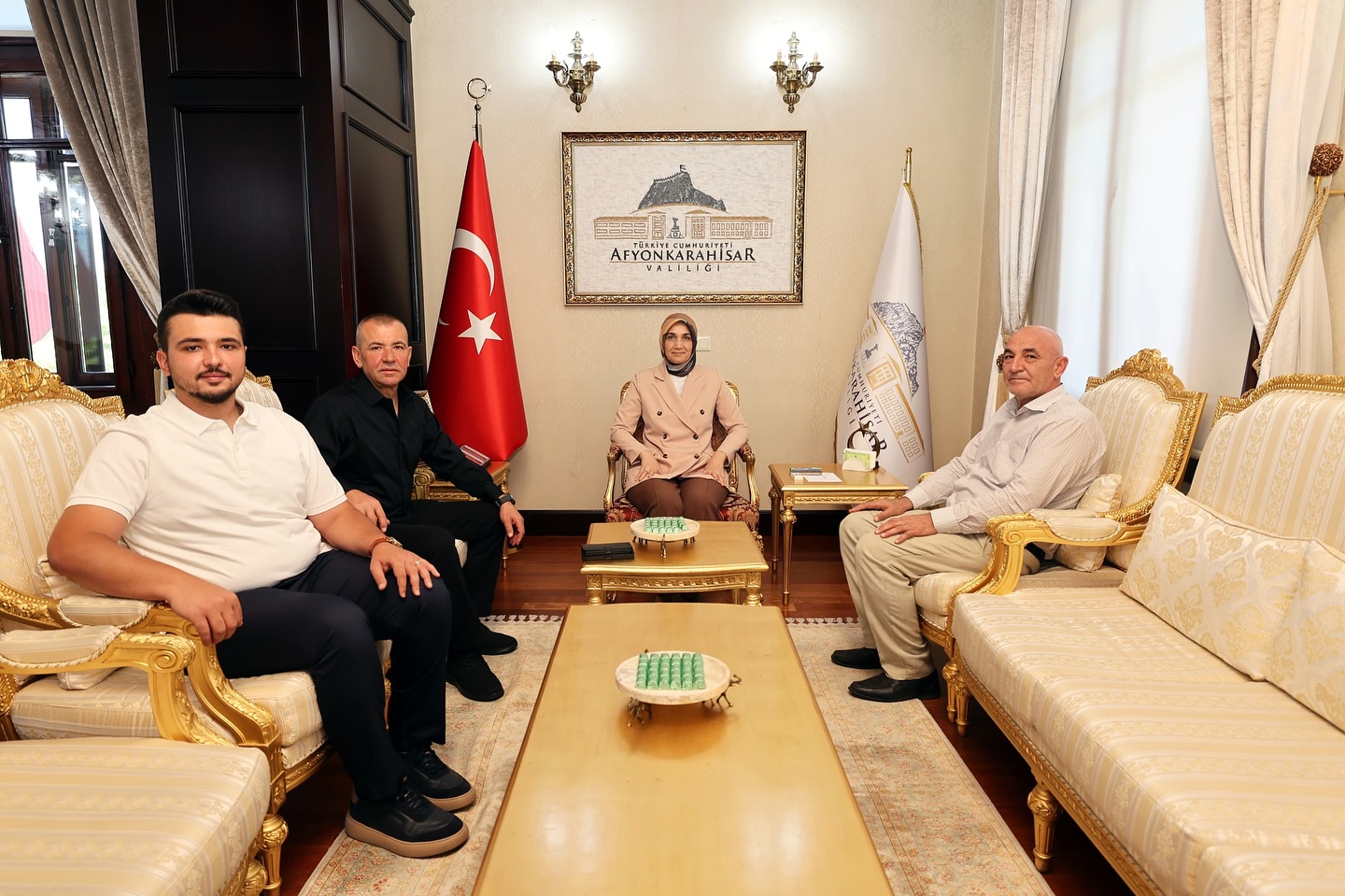 Afyonkarahisar Valisi Doç. Dr. Kübra Güran Yiğitbaşı, kamu ve özel