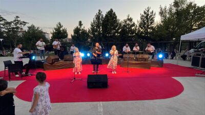 
Afyonkarahisar Belediyesi tarafından Bülent Ecevit Millet Bahçesi’nde düzenlenen yaz konseri,