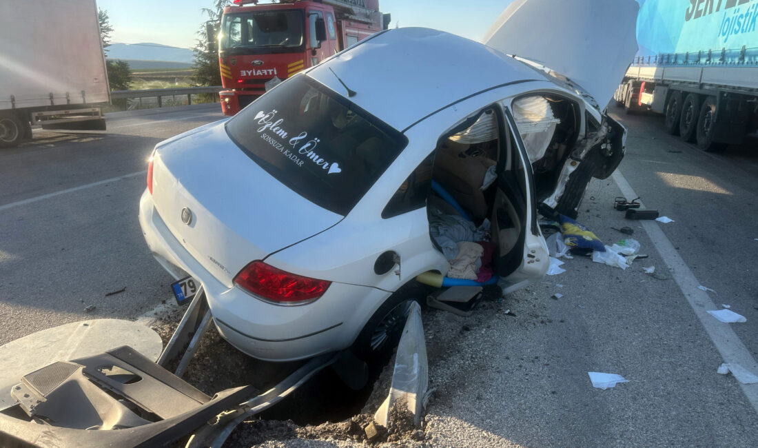 Afyonkarahisar'da meydana gelen trafik kazasında 1 üsteğmen öldü, eşinin de