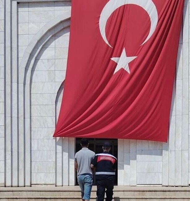 Muğla’nın Milas ilçesinde, hakkında kesinleşmiş 12 yıl 6 ay hapis