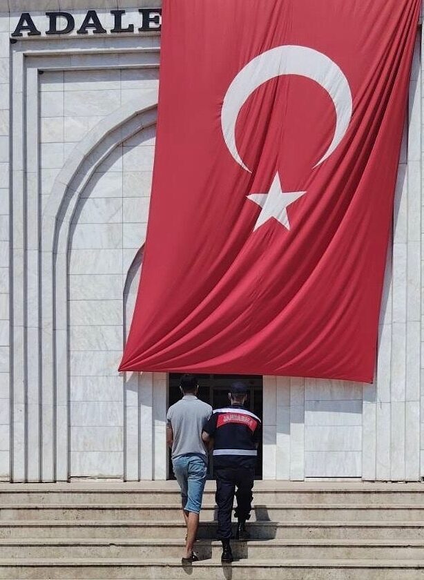 Muğla’nın Milas ilçesinde, hakkında kesinleşmiş 12 yıl 6 ay hapis