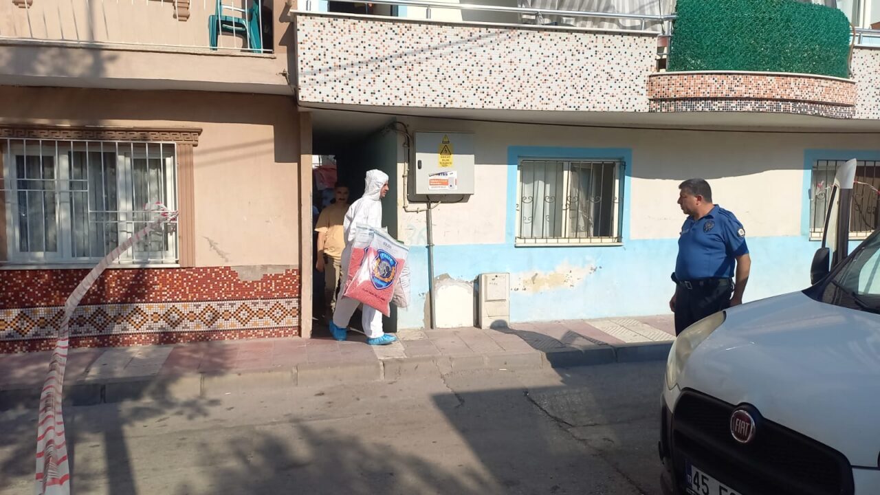 Manisa'nın Yunusemre ilçesinde yaşayan Afganistan uyruklu 17 yaşındaki H.A., evinde