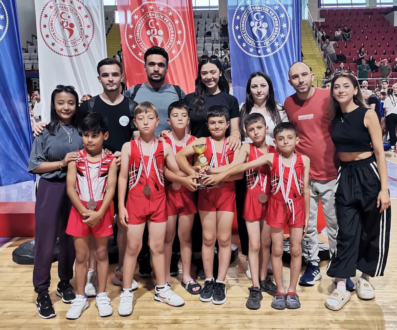 Afyonkarahisar, 17 ilden 43 kulüp ve 605 sporcunun katılımıyla düzenlenen