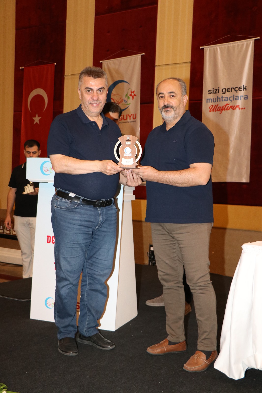 Bütün dünyanın gözleri önünde büyük bir soykırım yapıldığını, insanlığın ise