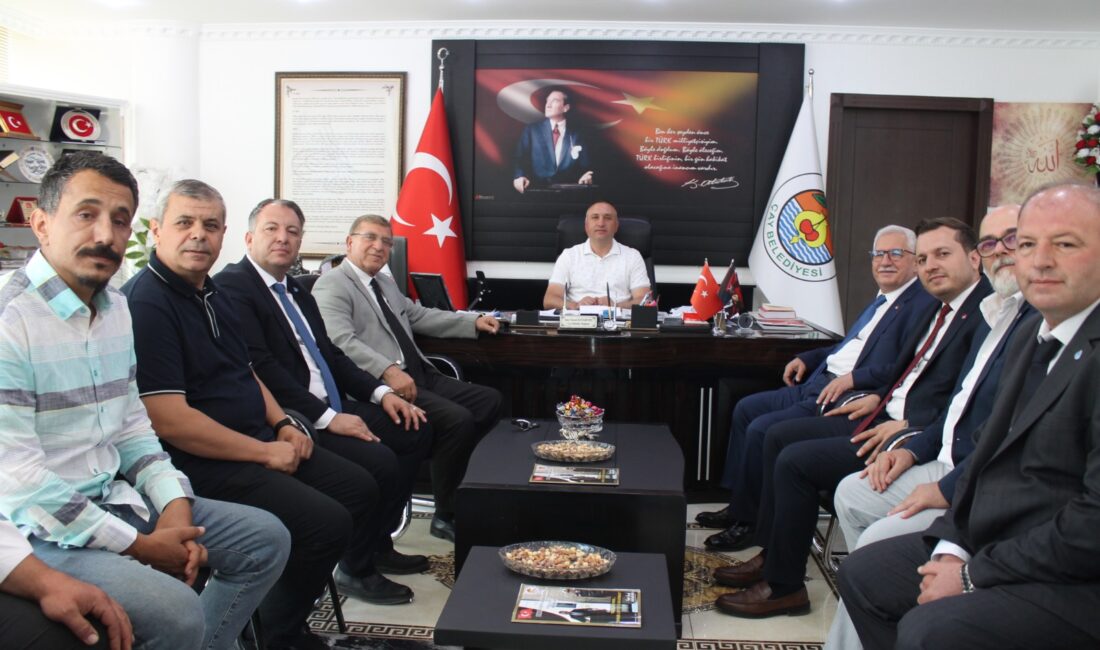 Yeni Yol Partisi Genel Başkanı Anayasa Mahkemesi eski üyesi Celal