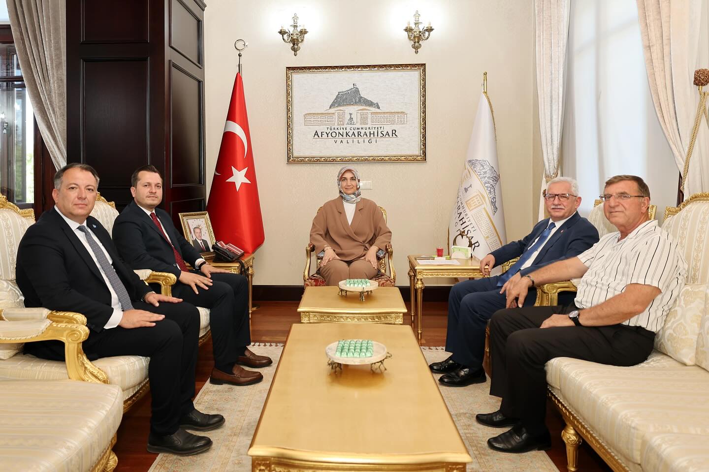 Afyonkarahisar’da temaslarda bulunan Yeniyol Partisi Genel Başkanı Celal Mümtaz Akıncı