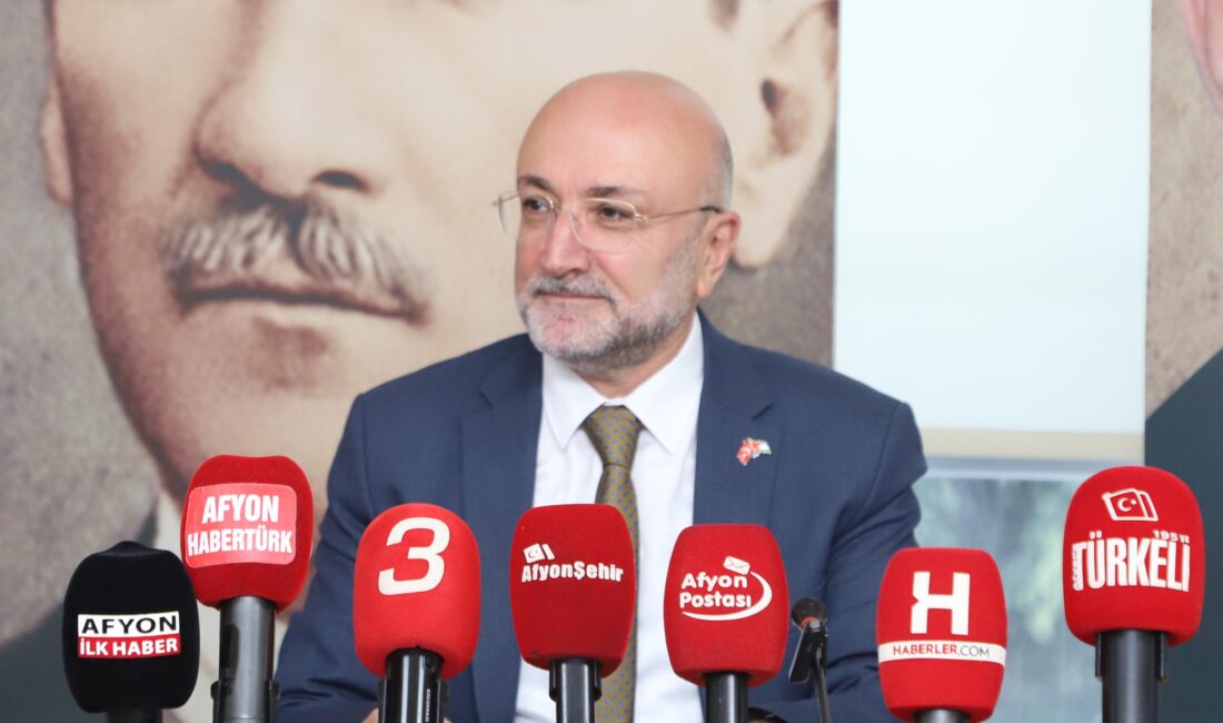 AK Parti Afyonkarahisar İl Başkanı Turgay Şahin, düzenlediği basın toplantısında