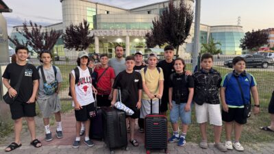 Ordu'nun Ünye ilçesinden 12 öğrenci, Mersin'de düzenlenen Mehmet Akif Ersoy