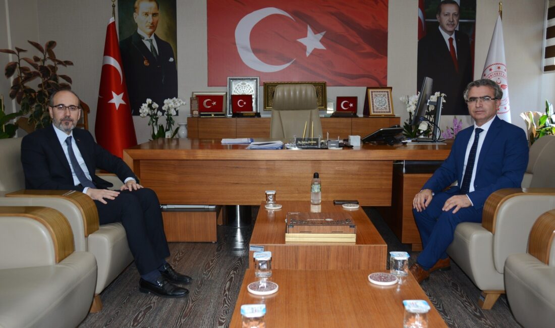 Savcı Karabacak’tan, Öztürk’e veda ziyareti Afyonkarahisar’da yürüttüğü özverili hizmetlerin ardından Yargıtay Cumhuriyet Savcılığı görevine atanan