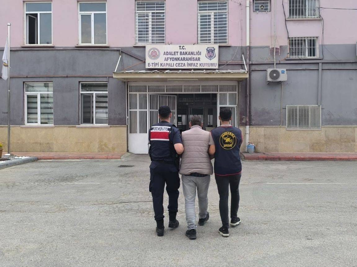 Afyonkarahisar'da güvenlik güçleri, suç ve suçlulara göz açtırmıyor. İl Jandarma