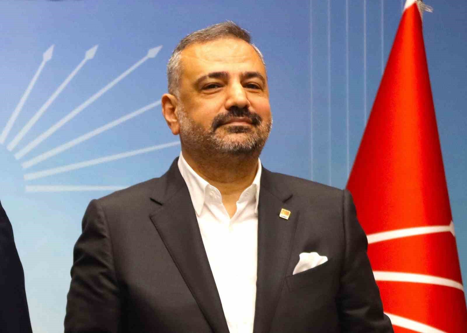 İzmir Büyükşehir Belediyesine yönelik yolsuzluk soruşturması kapsamında tutuklanan CHP İzmir