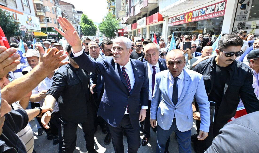 Afyonkarahisar’a gelen İYİ Parti Genel Başkanı Müsavat Dervişoğlu, kentteki temaslarını