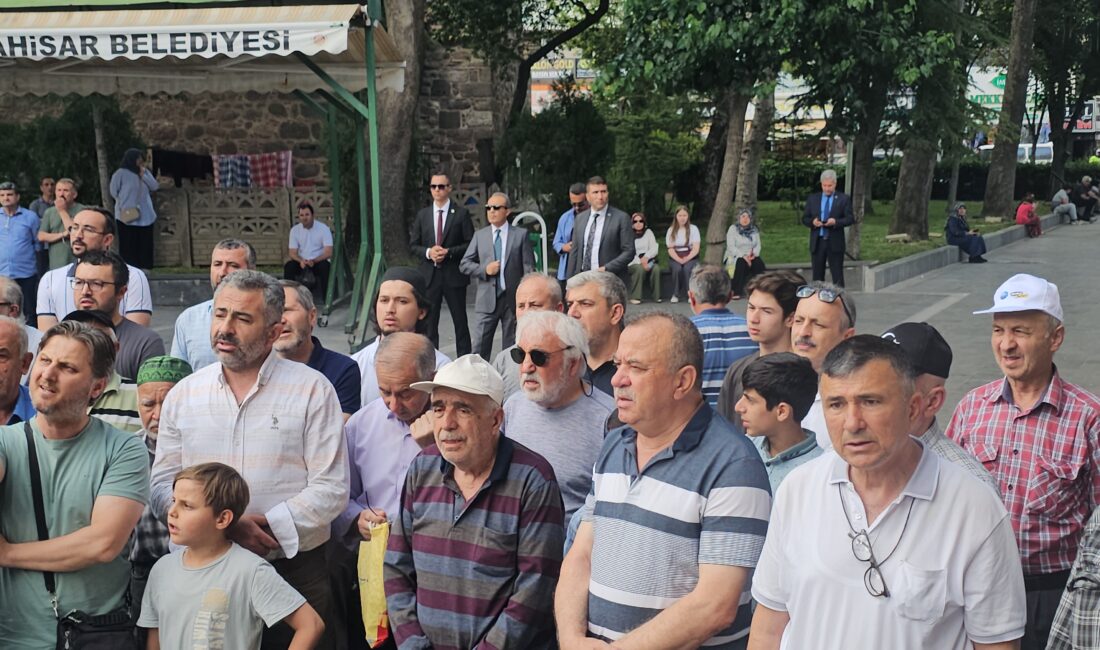 Afyonkarahisar Milli İrade Platformu, Leman dergisinin karikatürüne tepki gösterdi.