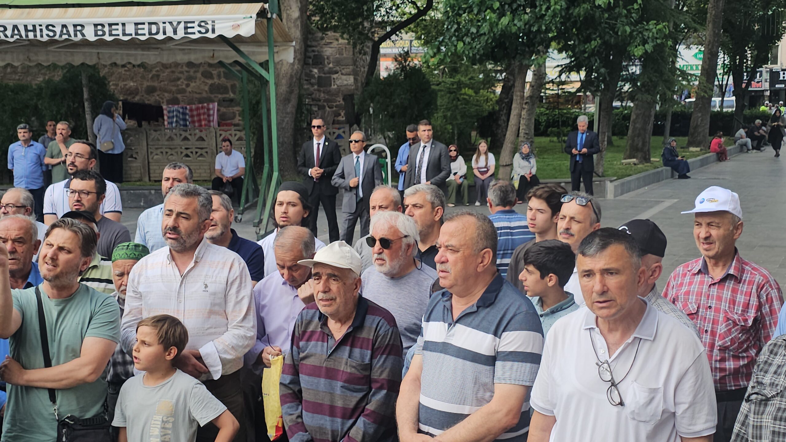 Afyonkarahisar Milli İrade Platformu, Leman dergisinin karikatürüne tepki gösterdi.