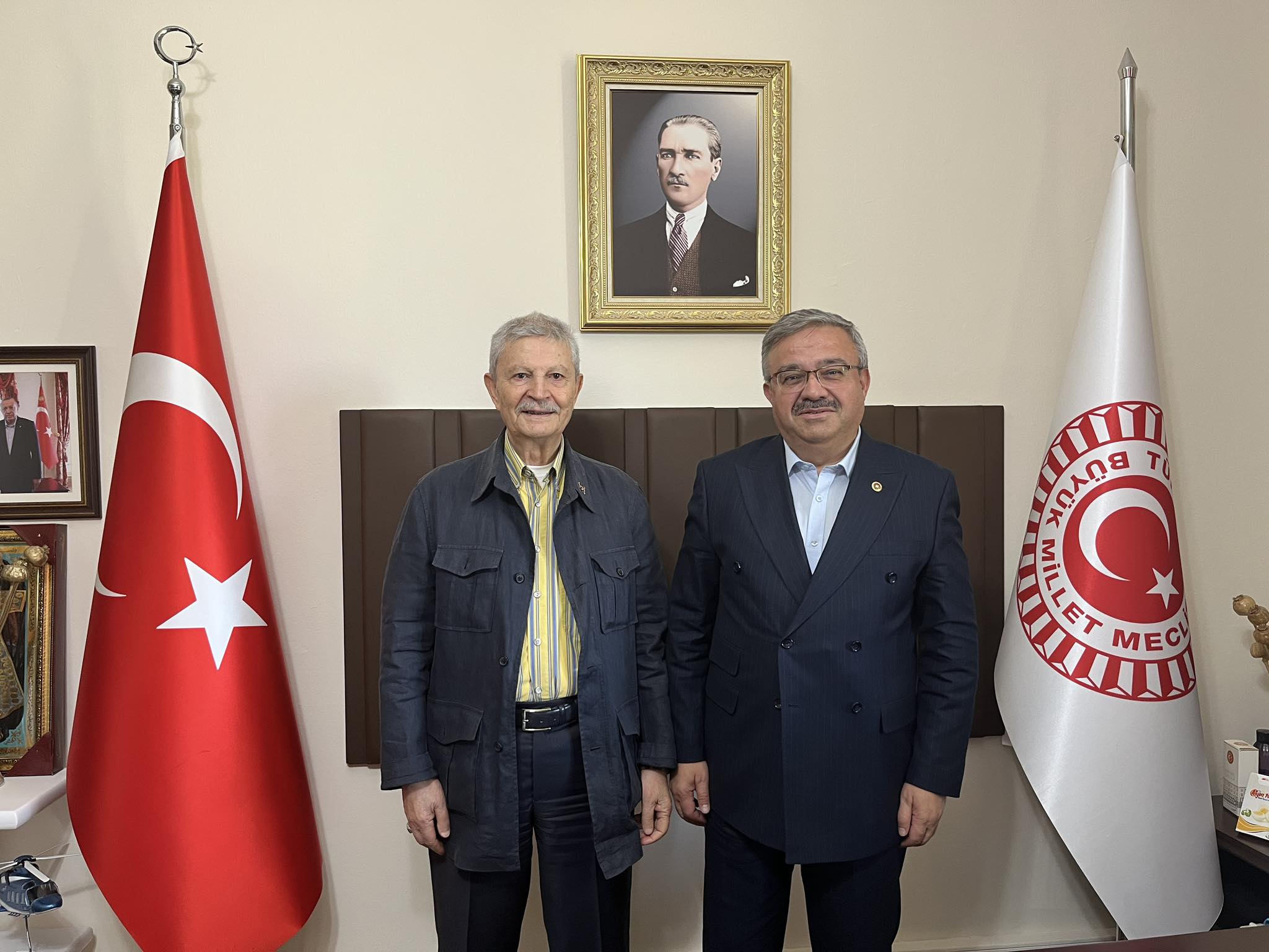 Türkiye Büyük Millet Meclisi (TBMM) Divan Katibi ve AK Parti