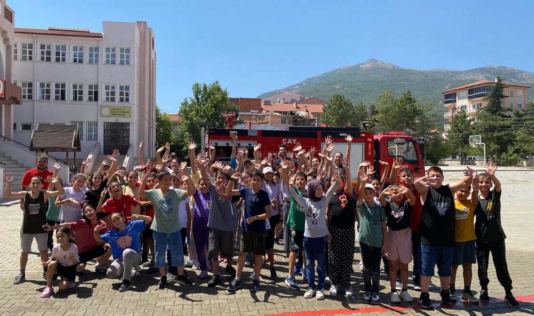 Afyonkarahisar’ın Çay ilçesinde çocuklara yönelik anlamlı bir proje hayata geçirildi.