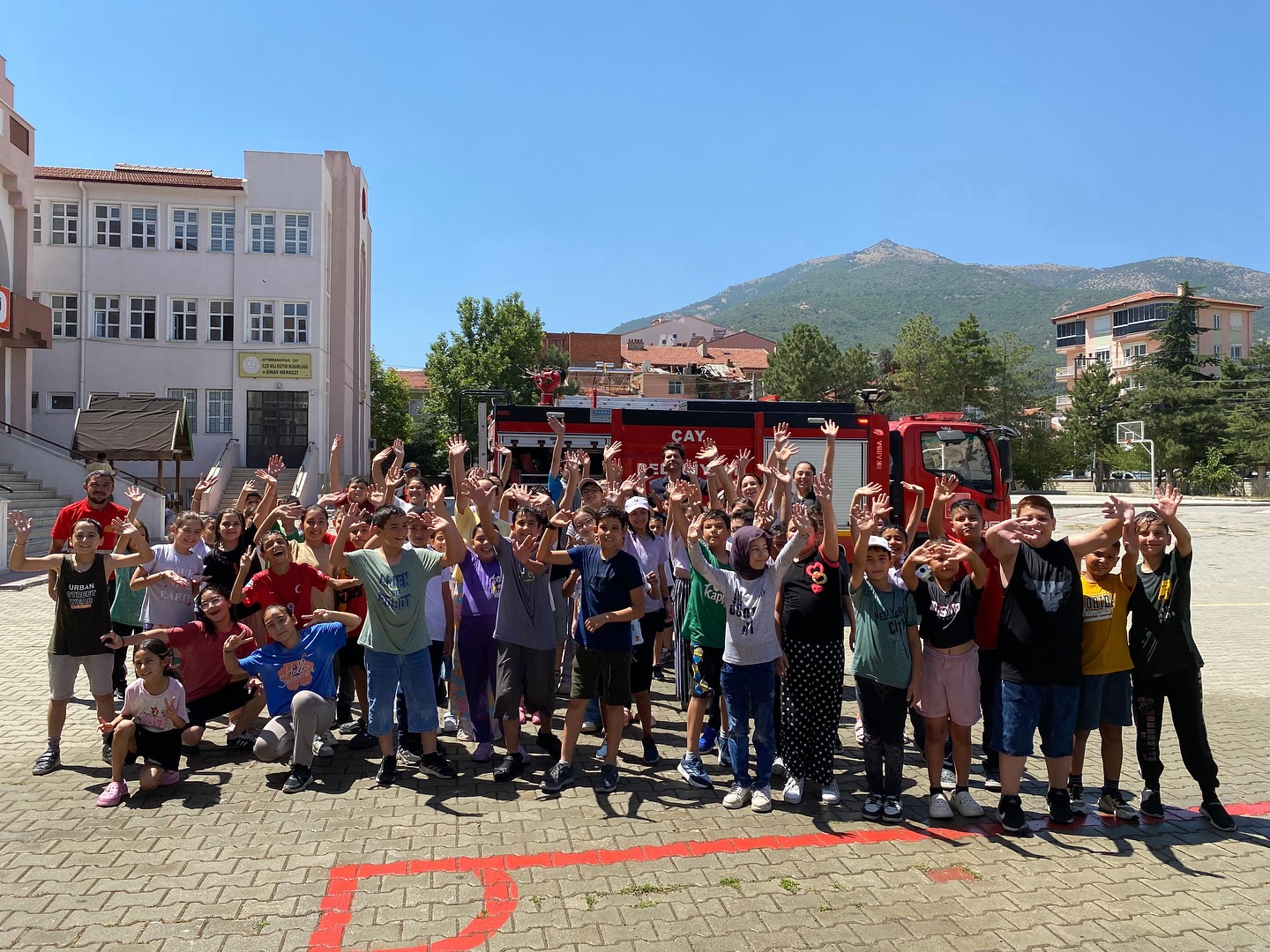 Afyonkarahisar’ın Çay ilçesinde çocuklara yönelik anlamlı bir proje hayata geçirildi.