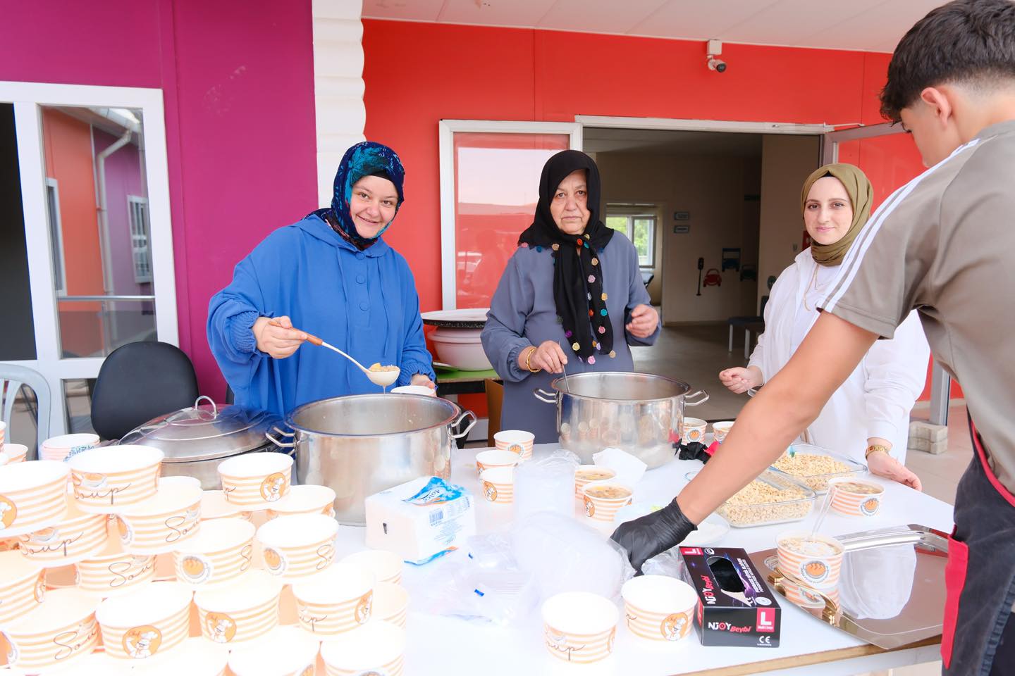 Dinar’da birlik ve beraberliğin en güzel örneklerinden biri, Yeni Renk