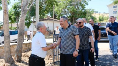 
Dinar Belediye Başkanı Veysel Topçu, merhum aile fertleri adına düzenlenen