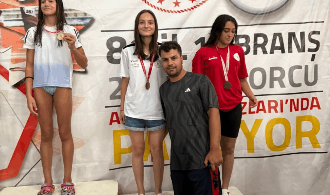 Afyonkarahisar'da düzenlenen Anadolu Yıldızlar Ligi (ANALİG) Yüzme Müsabakalarında Bilecikli sporcular