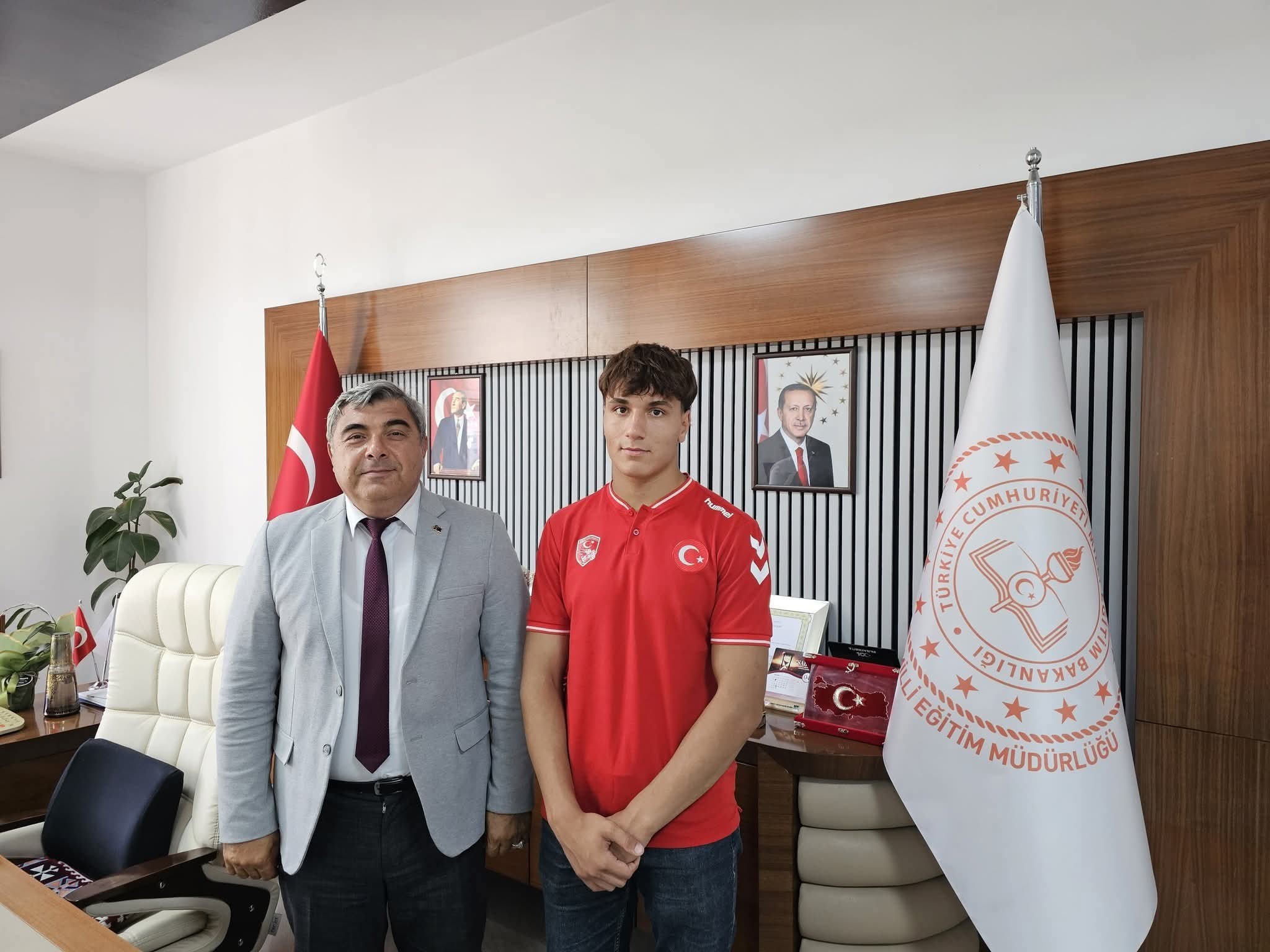 Edirne’de 664.sü düzenlenen Tarihi Kırkpınar Yağlı Güreşleri’nde deste küçük boy