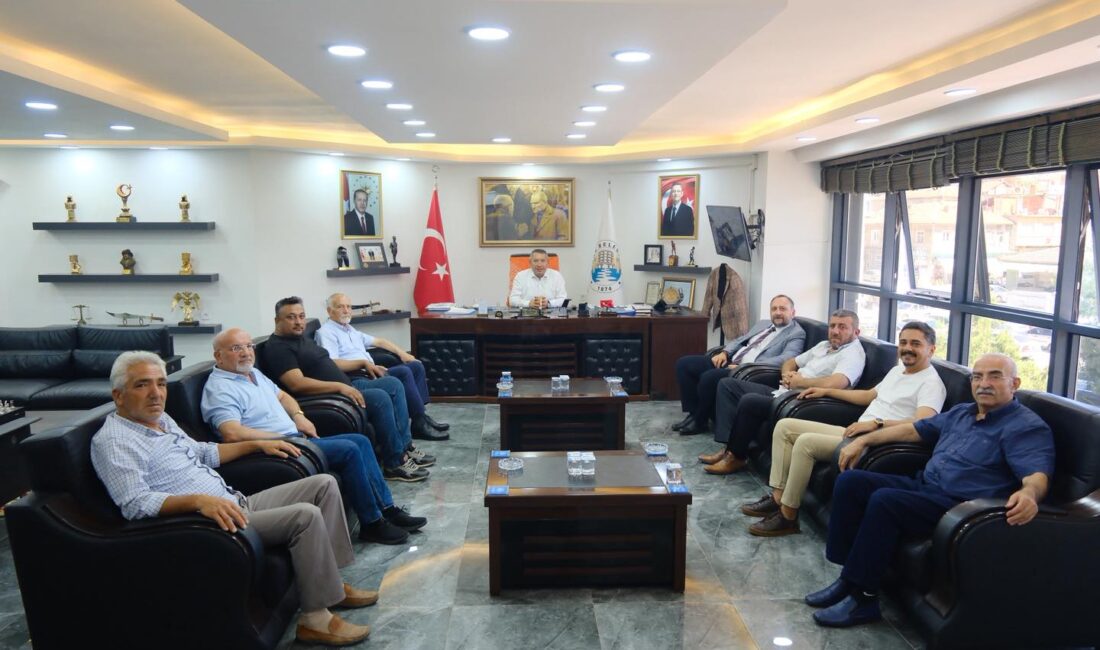 CHP teşkilatından Başkan Topçu’ya nezaket ziyareti Cumhuriyet Halk Partisi (CHP) Dinar İlçe Başkanı Ali Arıkan, İlçe