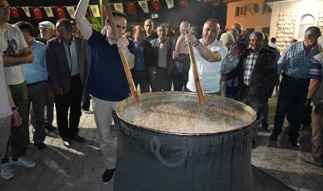 Çay'da "Aşure gecesi" programı yapıldı