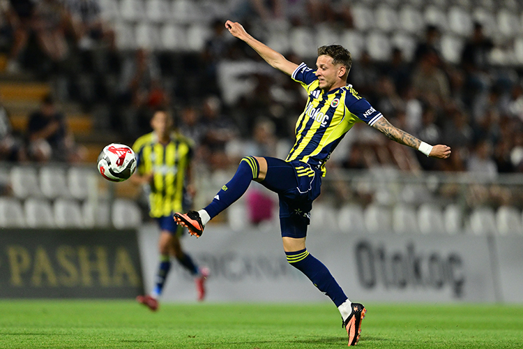 Fenerbahçe, hazırlık maçında Portimonense'yi 2-1 yendi