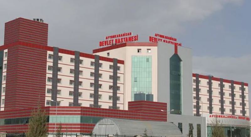 Afyonkarahisar'da polis tarafından uyuşturucu satarak, tefecilik yapan şahıslara yönelik düzenlenen