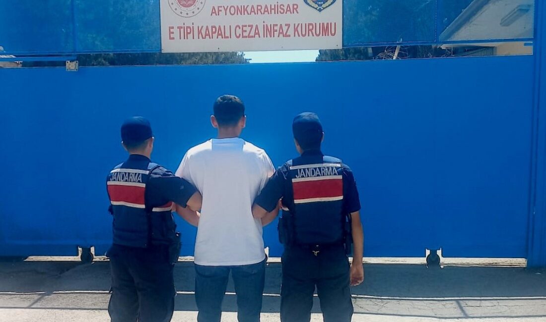 Kasten öldürmeden aranan şahsı polis yakaladı Afyonkarahisar'da kasten öldürme suçundan hapis cezasıyla aranan bir şahıs polis