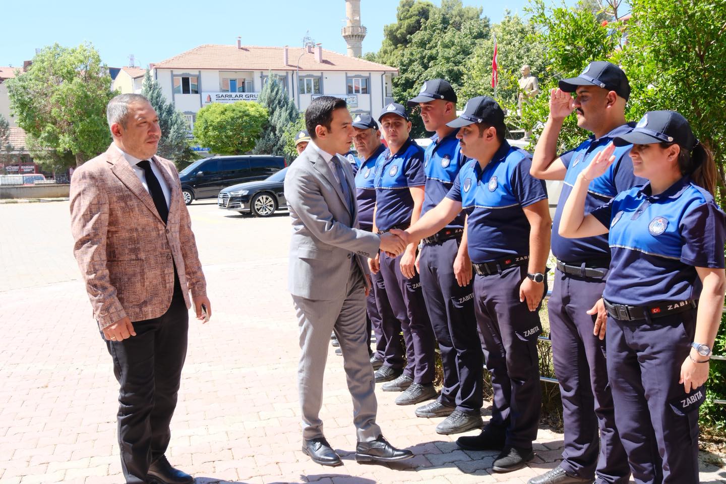 Dinar’ın yeni Kaymakamı Hasan Uğuz, Belediye Başkanı Veysel Topçu’yu makamında