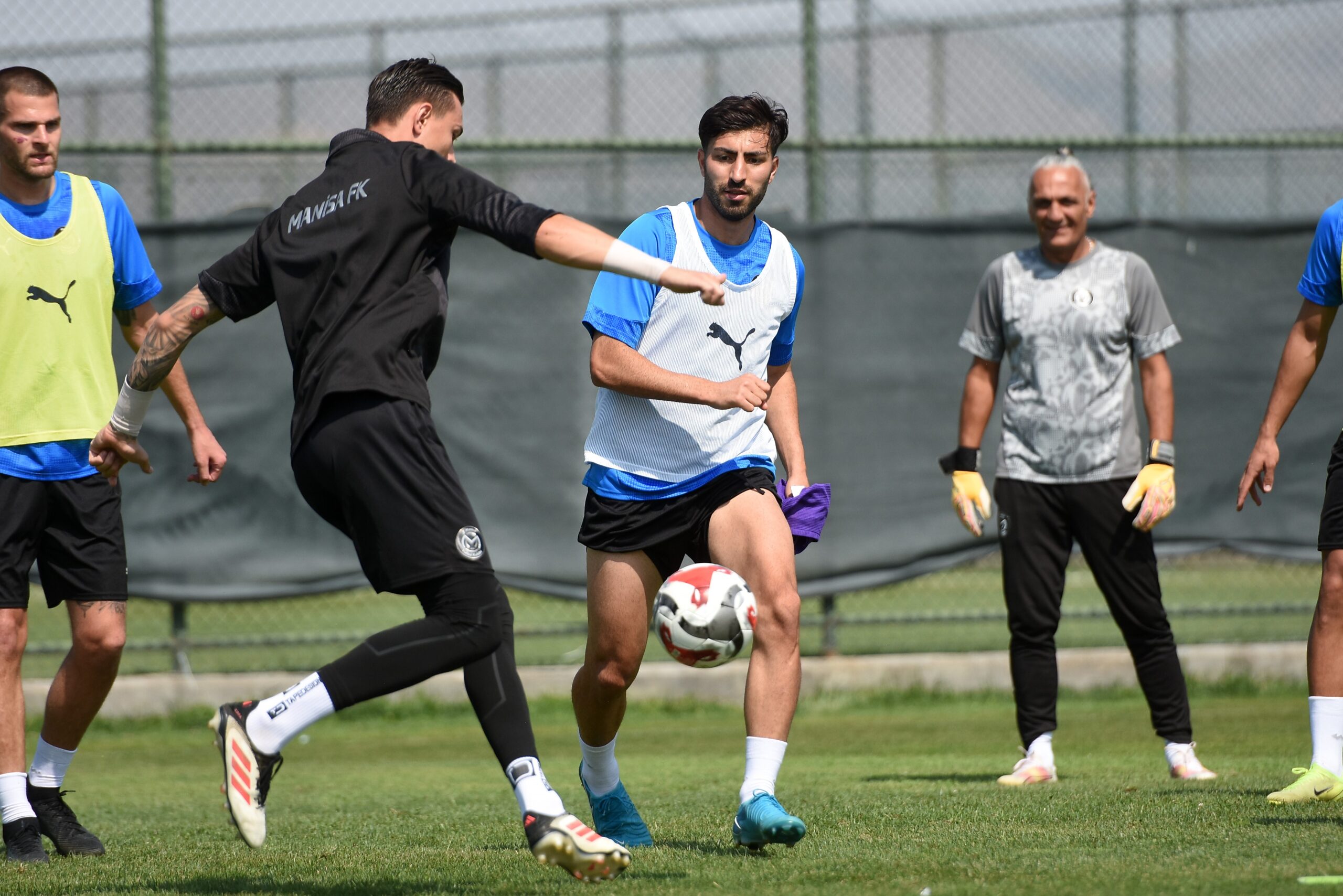 Manisa Futbol Kulübü, yeni sezon hazırlıklarını bugün Afyonkarahisar kampında gerçekleştirdiği