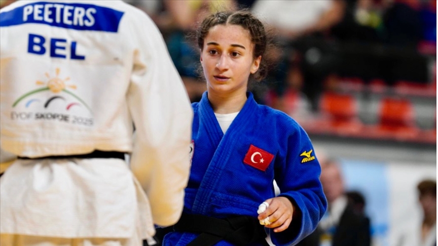Milli judocu Yılmaztürk, gümüş madalya kazandı Milli judocu Yağmur Yılmaztürk, Kuzey Makedonya'da düzenlenen 18. Avrupa Gençlik