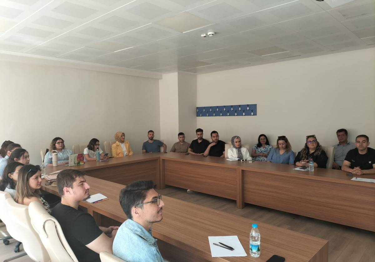 AFSÜ Kalite Koordinatörlüğü tarafından hazırlanan “Genel Uyum Eğitimi Formu” kapsamında,