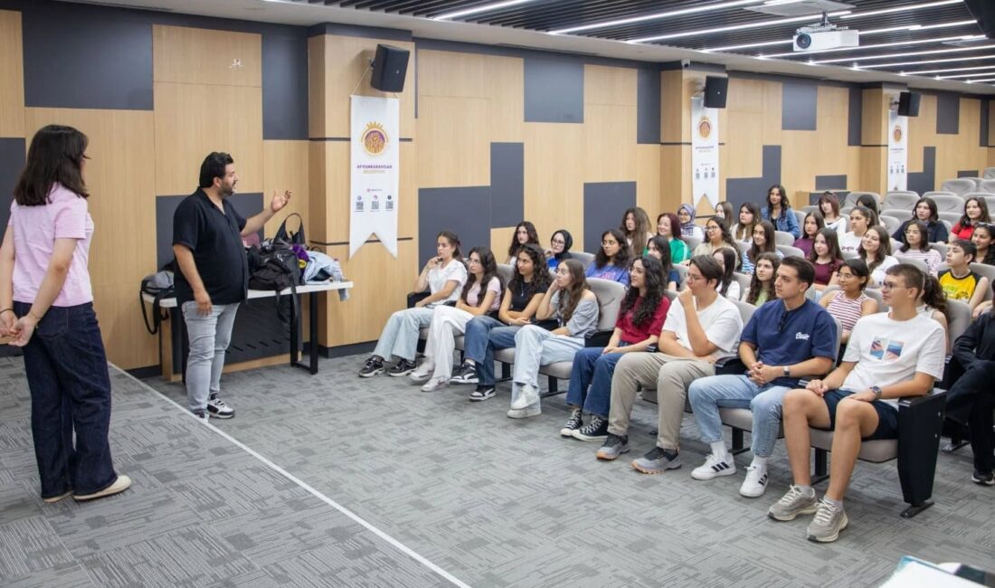 Afyonkarahisar Belediyesi’nden sanata destek Afyonkarahisar Belediyesi, kültür ve sanat alanında yürüttüğü çalışmalarla dikkat çekmeye