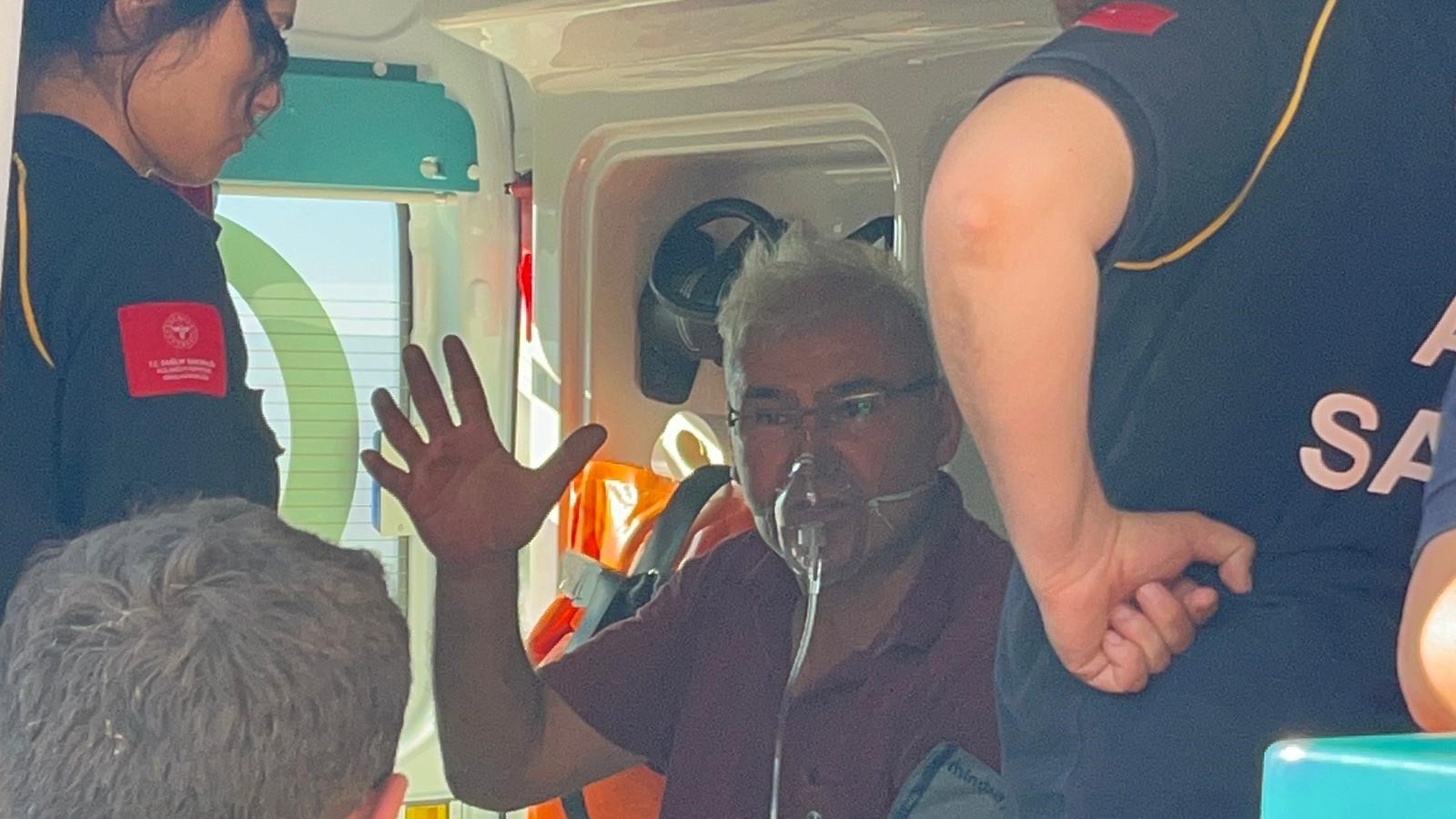Eskişehir'in Seyitgazi ilçesinde çıkan orman yangınını söndürme çalışmaları sırasında alevlerin