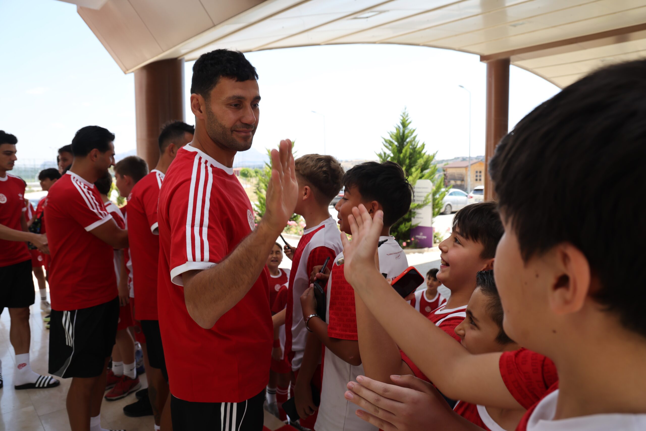 2025-2026 sezonu hazırlıklarına 5 gün önce Antalya’da başlayan Antalyaspor, 15