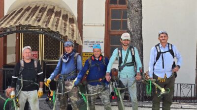 Bolvadin Belediyesi Park ve Bahçe ekiplerince, yaz aylarında yoğun şekilde