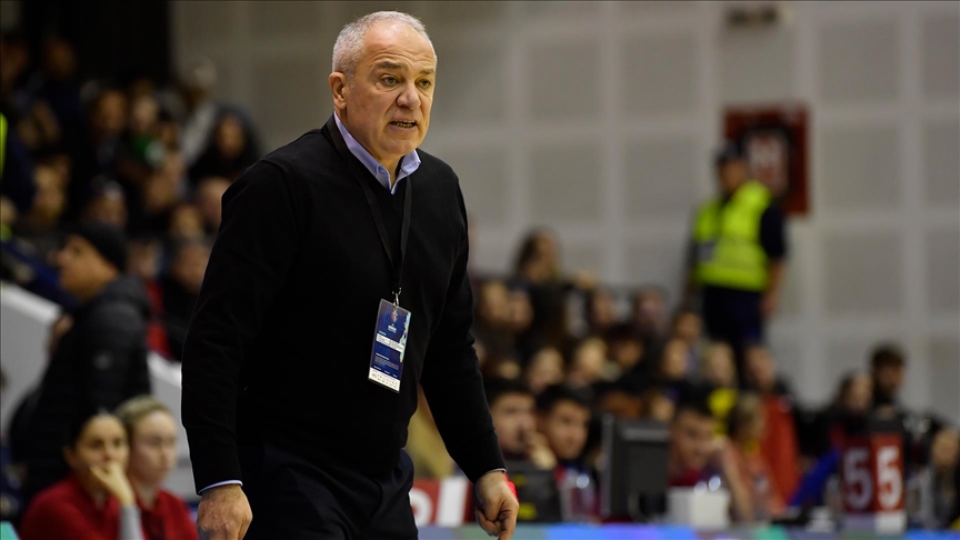 Türkiye Basketbol Federasyonu (TBF), sözleşmesi sona eren A Milli Kadın